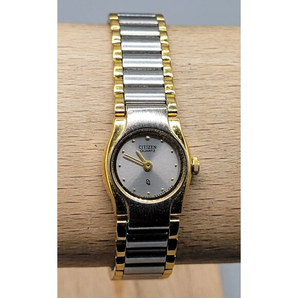 Citizen CQ Ladies Dainty Watch Vintage 5.75" Two Tone 3220-S25287 17mm Quartz - Picture 1 of 15